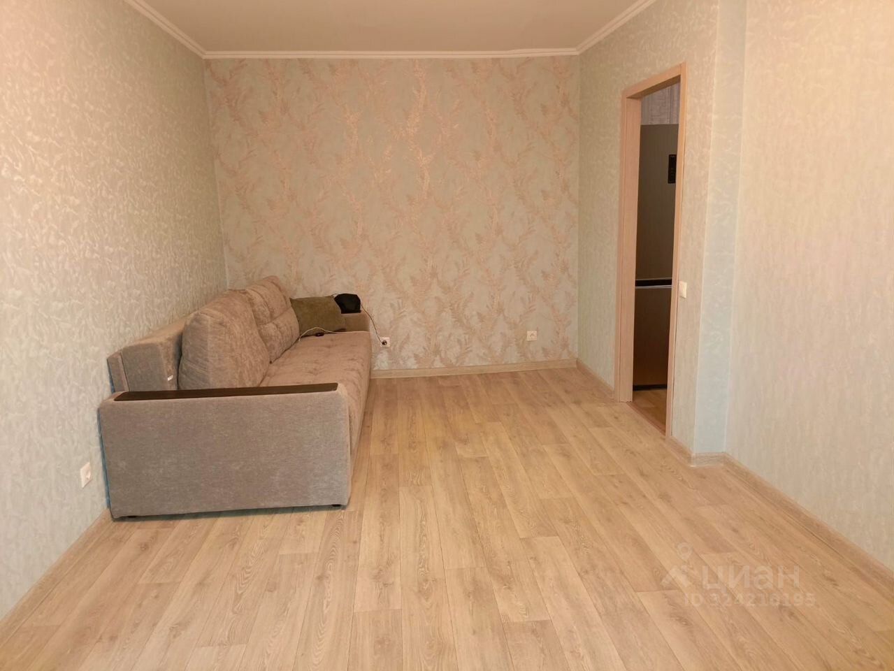 Продажа 3-комн квартиры на вторичном рынке пос. Любучаны, улица Спортивная, 1