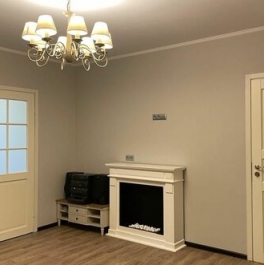 Продажа 2-комн квартиры на вторичном рынке Богатырский пр-кт,  д. 33 к2