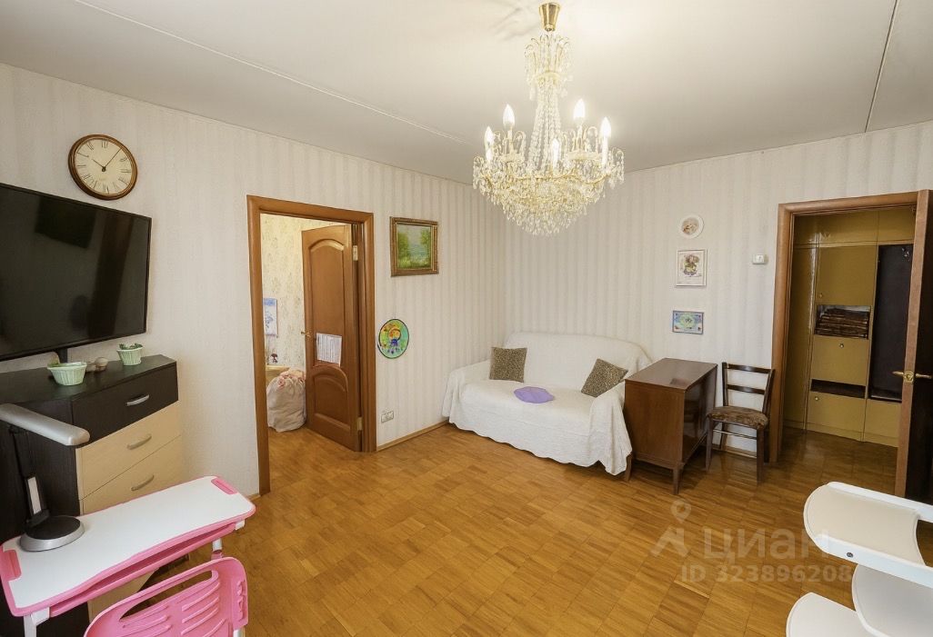 Продажа 4-комн квартиры на вторичном рынке Туристская улица, 24К1