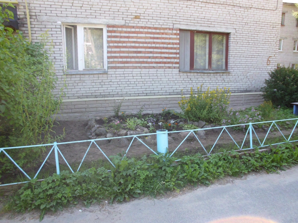 Продажа 2-комн квартиры на вторичном рынке енинградская обл., Приозерский р-н Мичуринское пос., Озерный пер,  д. 6