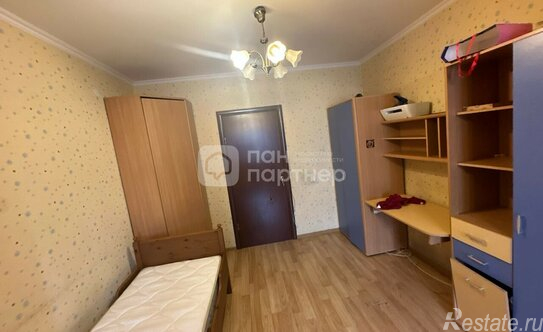 Продажа 1-комн квартиры на вторичном рынке улица Коммуны,  д. 61