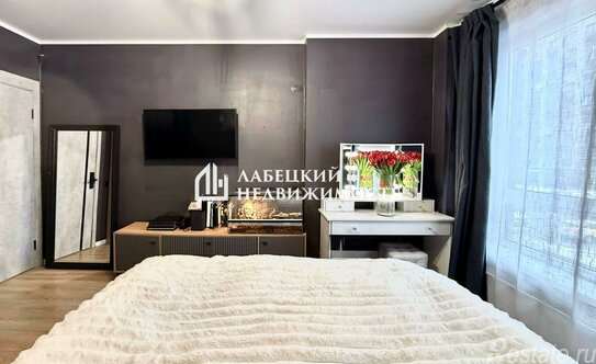 Продажа 2-комн квартиры на вторичном рынке ул Михайлова,  д. 30А,  к. 3