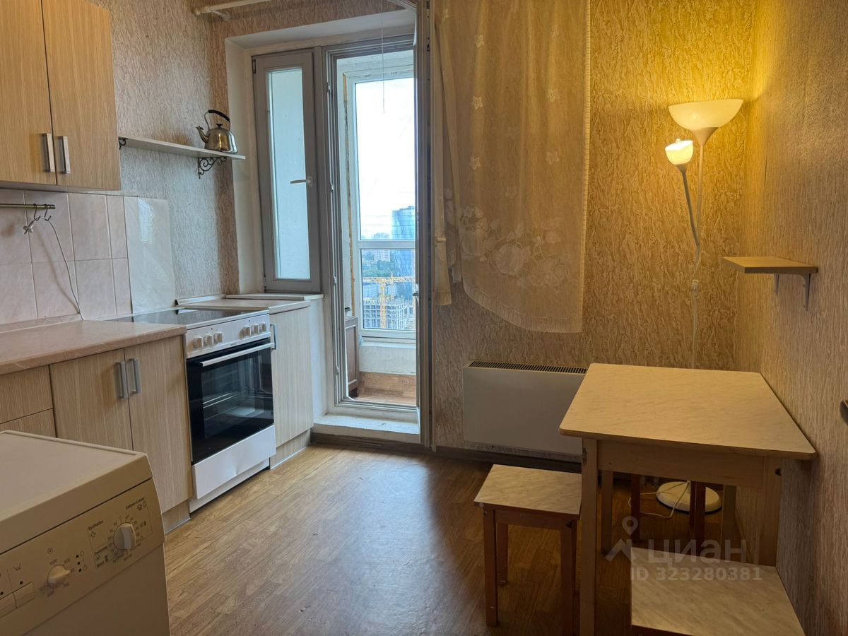 Продажа 2-комн квартиры на вторичном рынке Болотниковская улица, 30К2