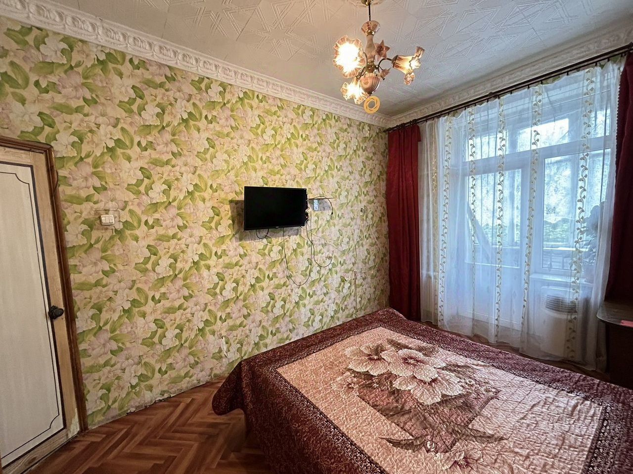 Продажа 3-комн квартиры на вторичном рынке пос. Металлострой, улица Максима Горького, 5/10