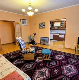 Продажа 3-комн квартиры на вторичном рынке аллея Поликарпова,  д. 2