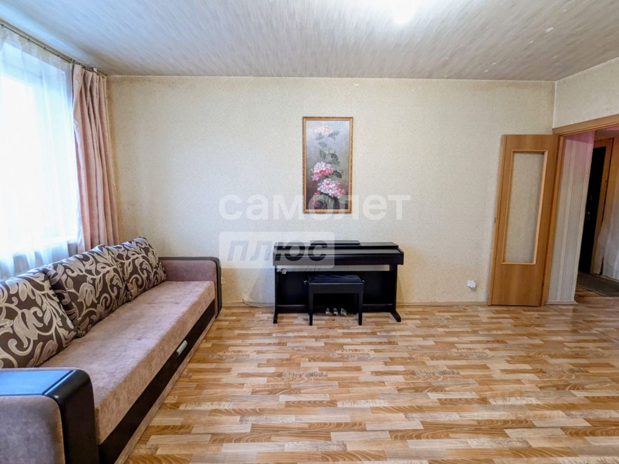 Продажа 1-комн квартиры на вторичном рынке Губернский мкр, улица Земская,  д. 14