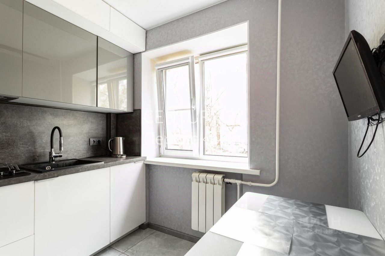 Продажа 2-комн квартиры на вторичном рынке Дзержинский, улица Лермонтова, 1