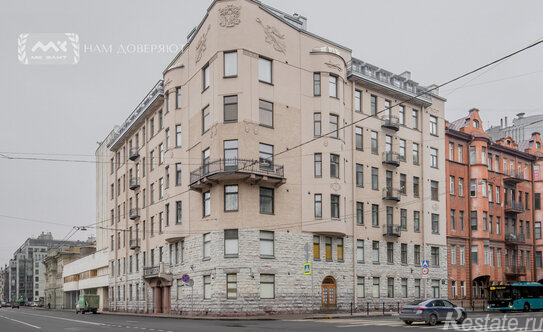 Продажа 4-комн квартиры на вторичном рынке Таврическая улица,  д. 37