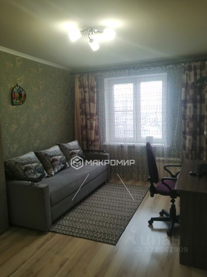 Продажа 3-комн квартиры на вторичном рынке Выборг, улица Декабриста Лунина, 1