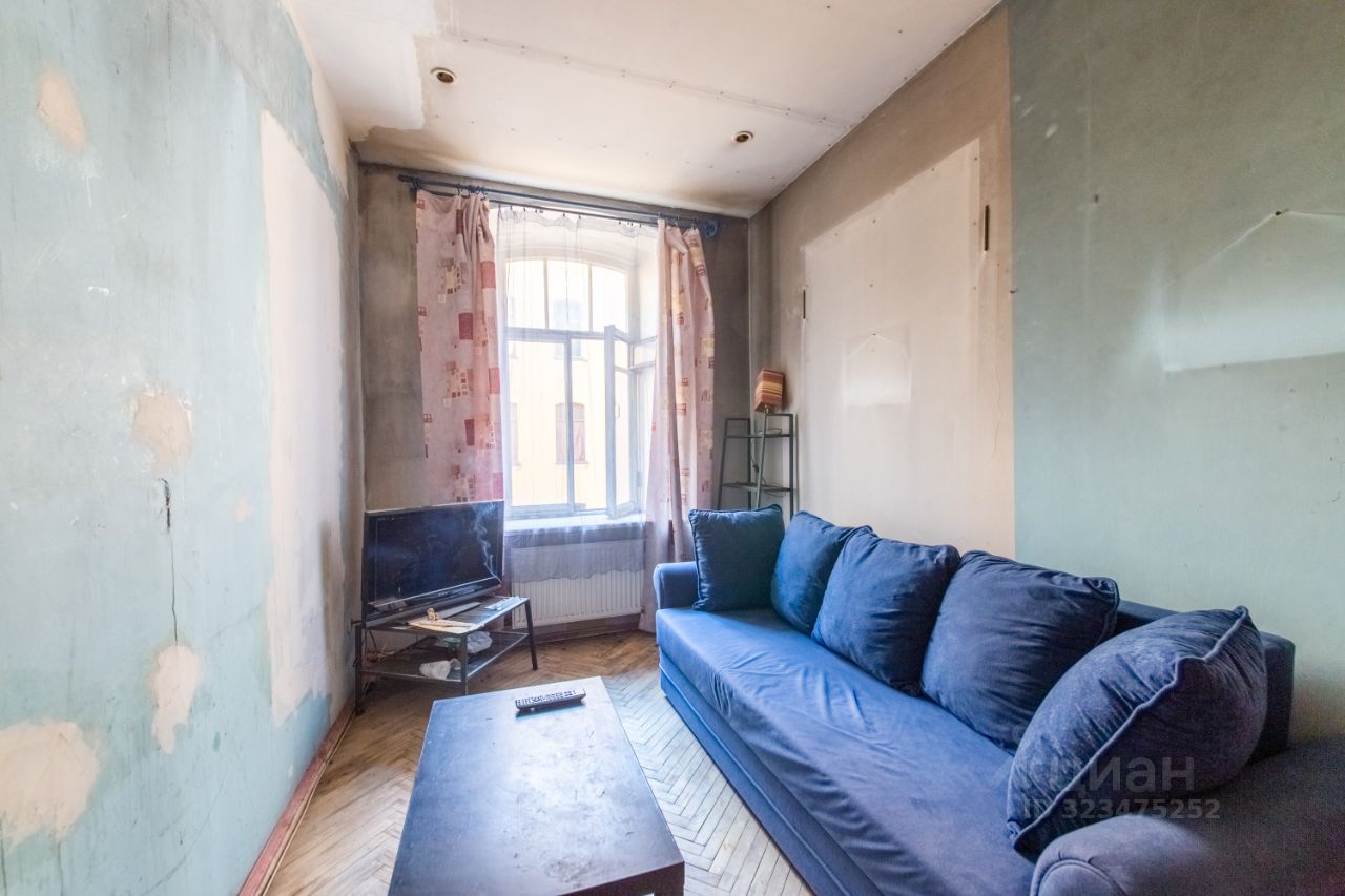 Продажа 4-комн квартиры на вторичном рынке Невский проспект, 156