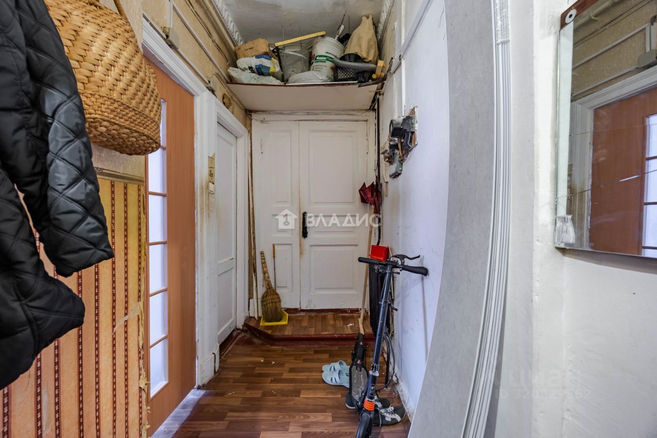 Продажа 3-комн квартиры на вторичном рынке 13-я Васильевского острова линия, 58-60