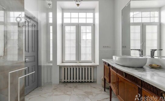 Аренда 4-комн квартиры на вторичном рынке Никитский бульвар,  д. 5