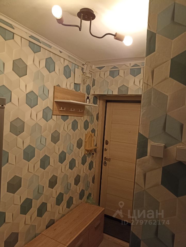 Аренда 1-комн квартиры на вторичном рынке Веерная улица, 32К3