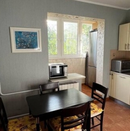 Продажа 2-комн квартиры на вторичном рынке улица Кедрова,  д. 3