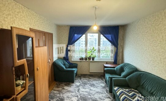 Продажа 2-комн квартиры на вторичном рынке Шушары п, Ростовская ул,  д. 3 к1