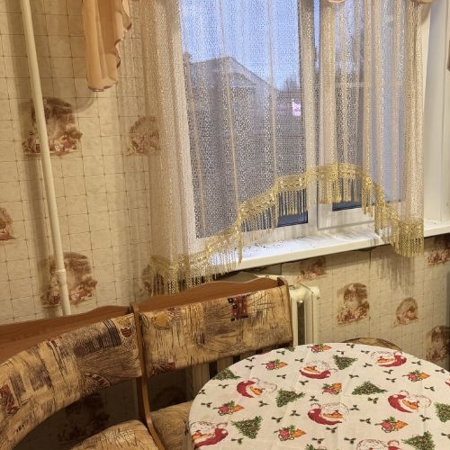 3-комн квартира Лотошино пгт, улица Центральная, 21