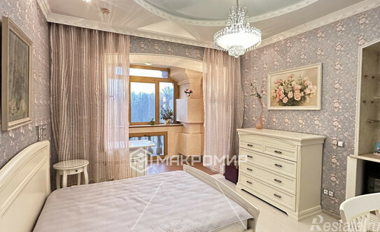 Продажа 4-комн квартиры на вторичном рынке Московский пр-кт