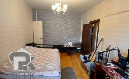 Продажа 3-комн квартиры на вторичном рынке Парковая 4-я ул