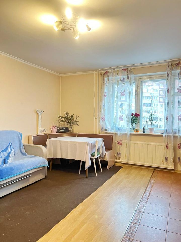 Продажа 3-комн квартиры на вторичном рынке улица Савушкина, 133к1