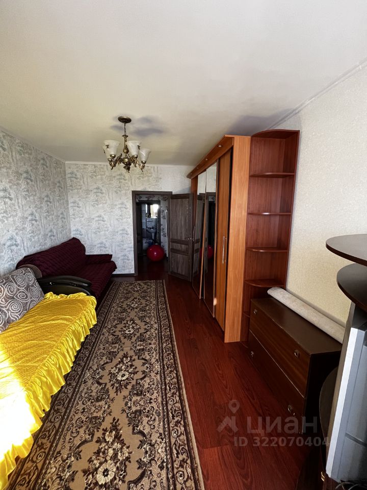 Продажа 2-комн квартиры на вторичном рынке проспект Защитников Москвы, 7к1