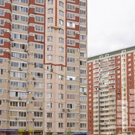 Продажа 2-комн квартиры на вторичном рынке Лазурная улица,  д. 10