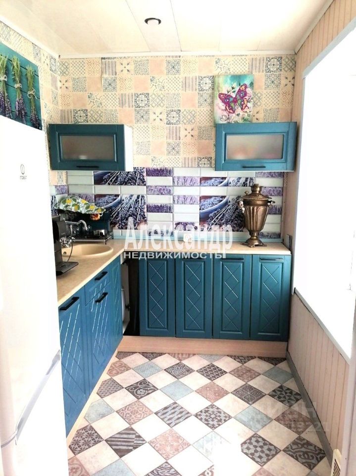 Продажа 2-комн квартиры на вторичном рынке пос. Запорожское, улица Ленинградская, 1