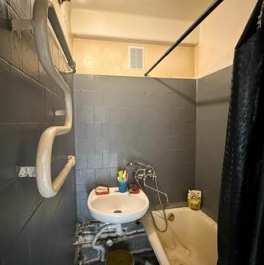 Продажа 3-комн квартиры на вторичном рынке улица Ярослава Гашека,  д. 4 к3