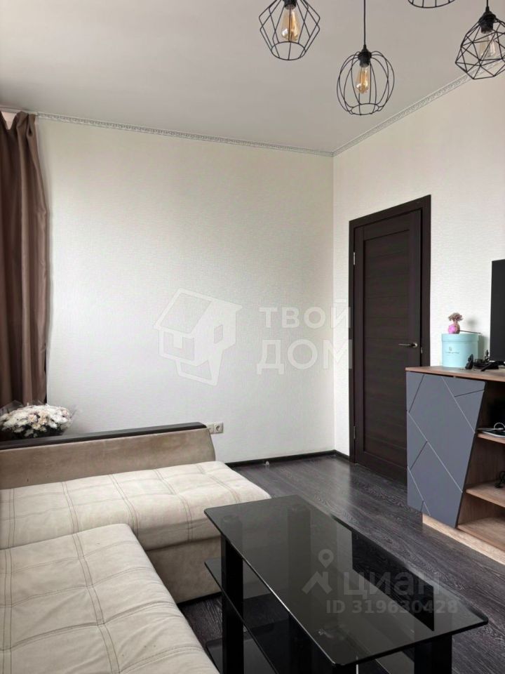 Продажа 1-комн квартиры на вторичном рынке проспект Героев, 18