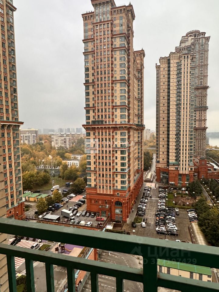 Продажа 2-комн квартиры на вторичном рынке Авиационная улица, 77к2