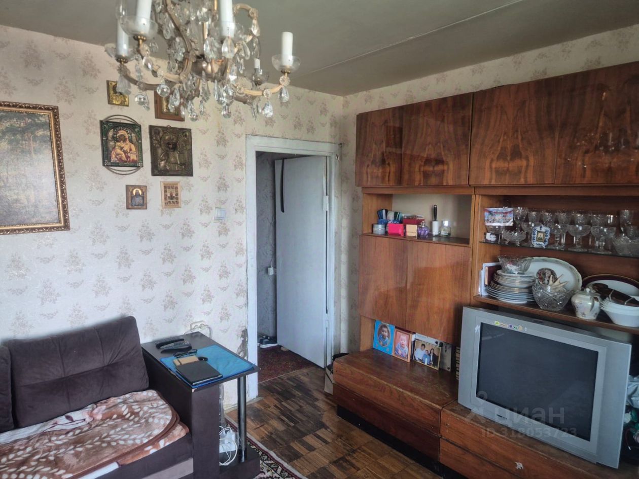 Продажа 2-комн квартиры на вторичном рынке Смольная улица, 39
