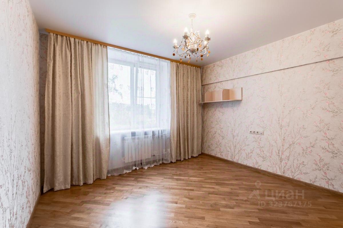 Продажа 4-комн квартиры на вторичном рынке улица Гастелло, 39