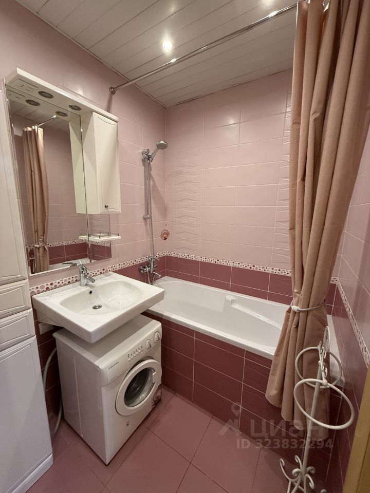 Аренда 1-комн квартиры на вторичном рынке Симферопольский бульвар, 24к4