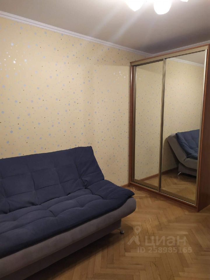 Аренда 2-комн квартиры на вторичном рынке Колпино, улица Ижорского Батальона, 2