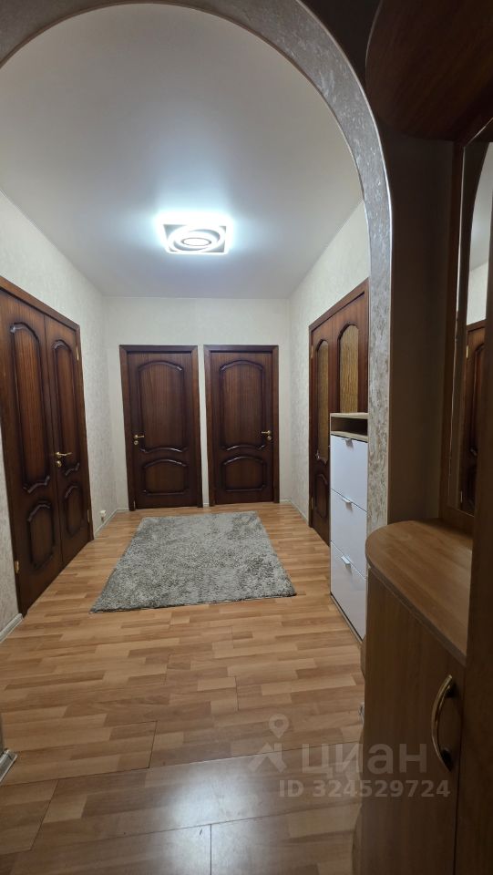 Продажа 4-комн квартиры на вторичном рынке Болотниковская улица, 3К1