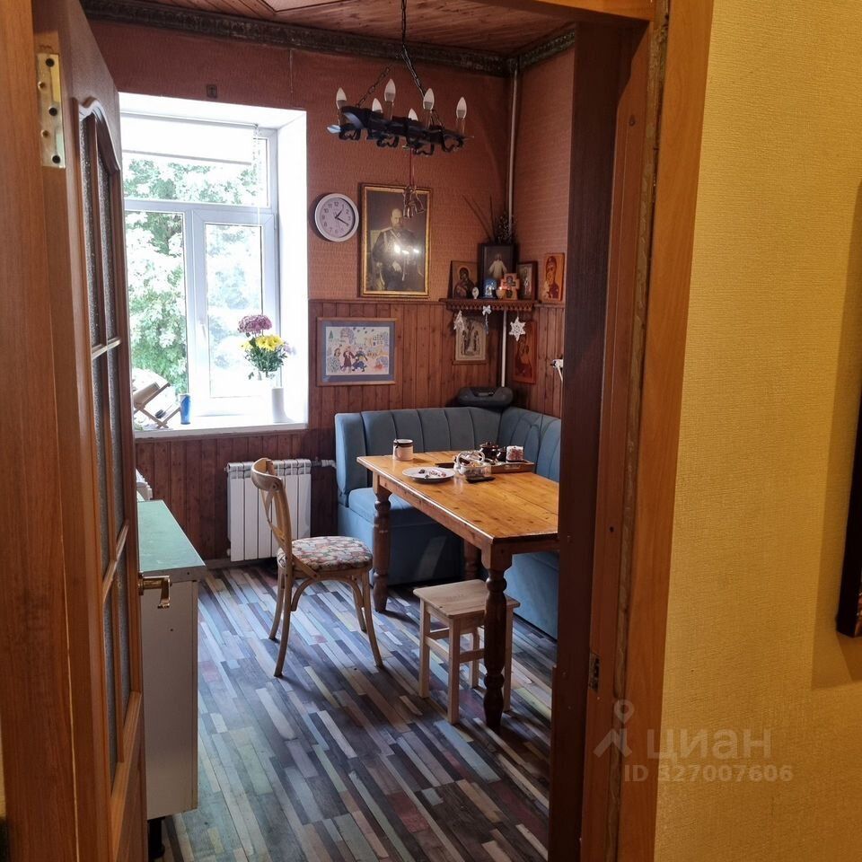 Продажа 3-комн квартиры на вторичном рынке улица Красного Курсанта, 43Б