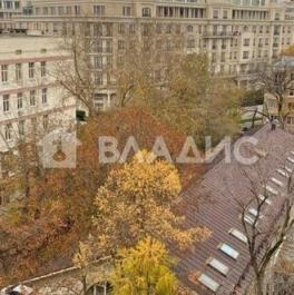 Продажа 3-комн квартиры на вторичном рынке ул Хамовнический Вал,  д. 24