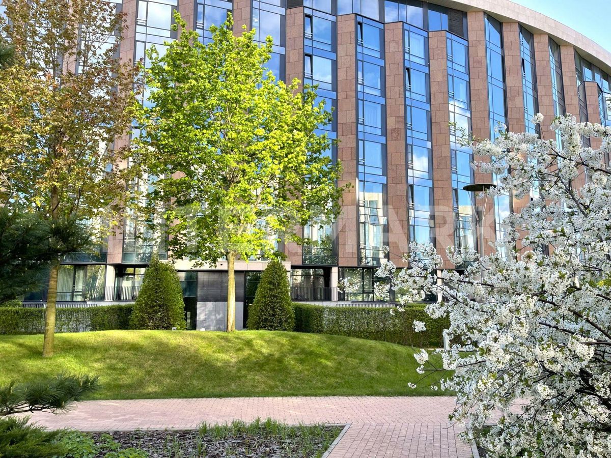 Продажа 4-комн квартиры на вторичном рынке Заречье пгт, улица Весенняя, 2к1