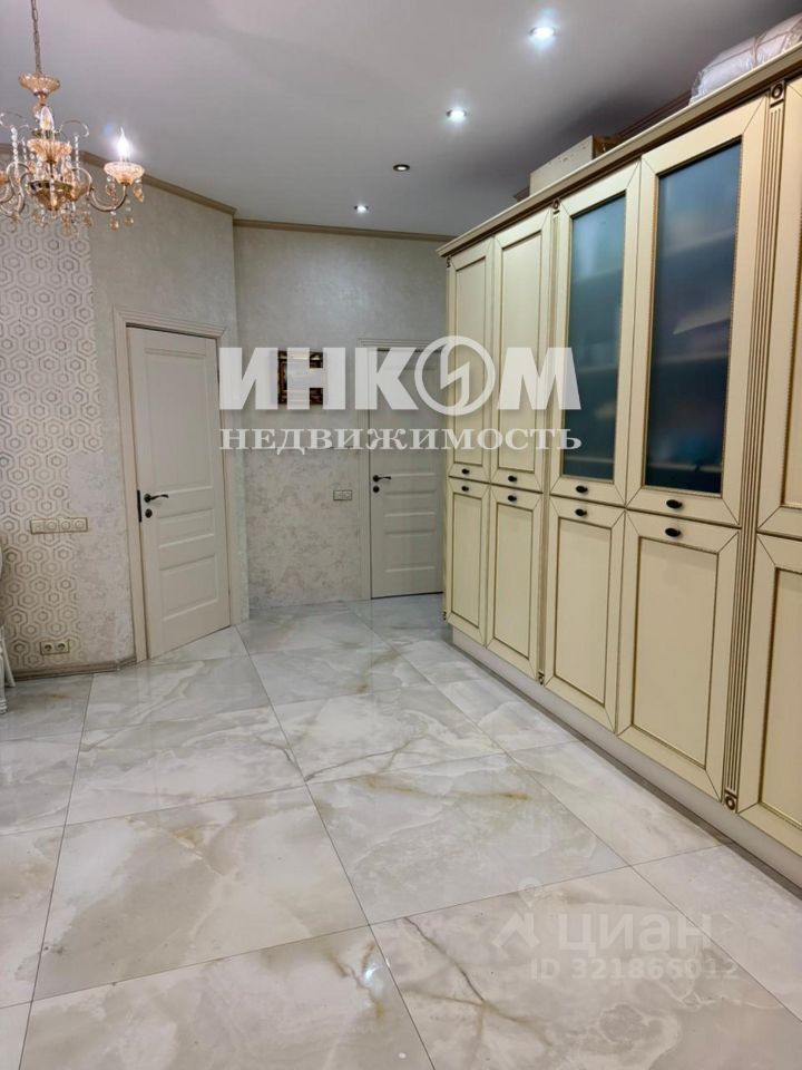 Продажа 3-комн квартиры на вторичном рынке Авиационная улица, 77к2