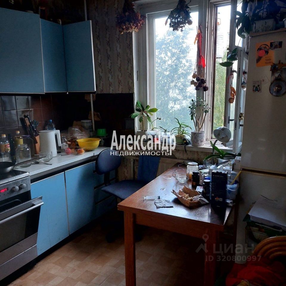 Продажа 3-комн квартиры на вторичном рынке Комендантский проспект, 35К1