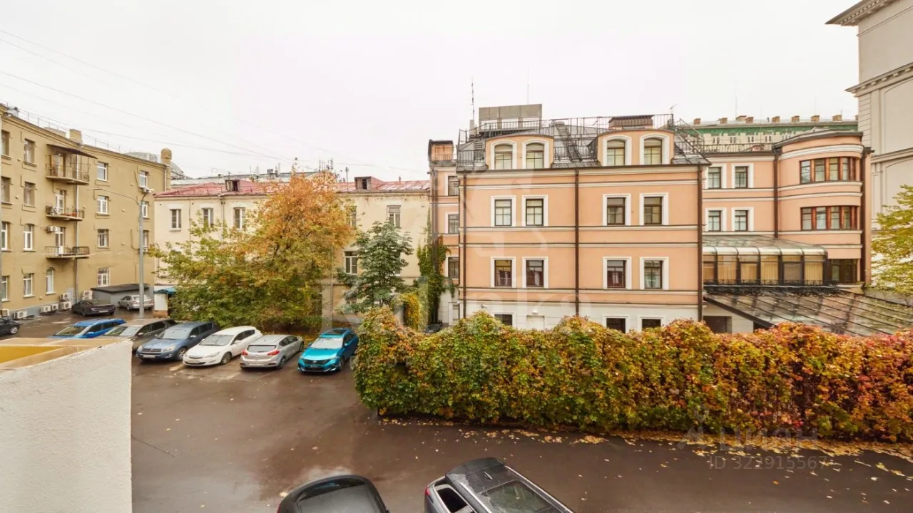 Продажа 4-комн квартиры на вторичном рынке Казарменный переулок, 3С6