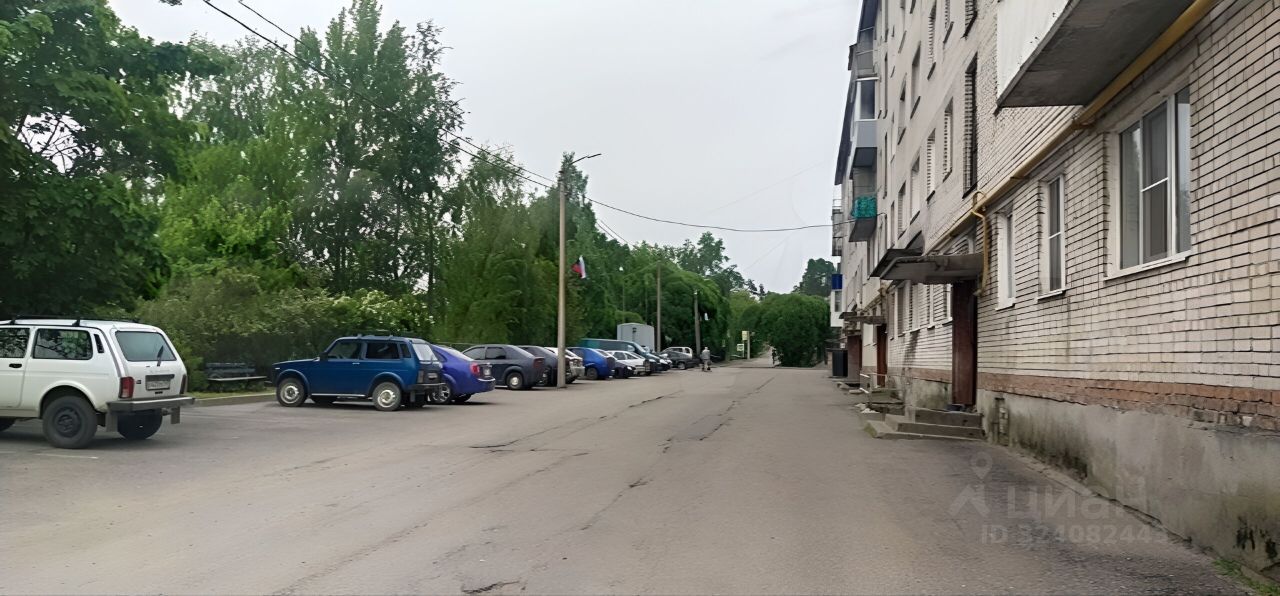 Продажа 2-комн квартиры на вторичном рынке Лесогорский пгт, улица Октябрьская, 2