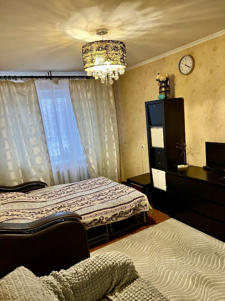 Продажа 2-комн квартиры на вторичном рынке Центральный мкр, улица Корнеева, 40