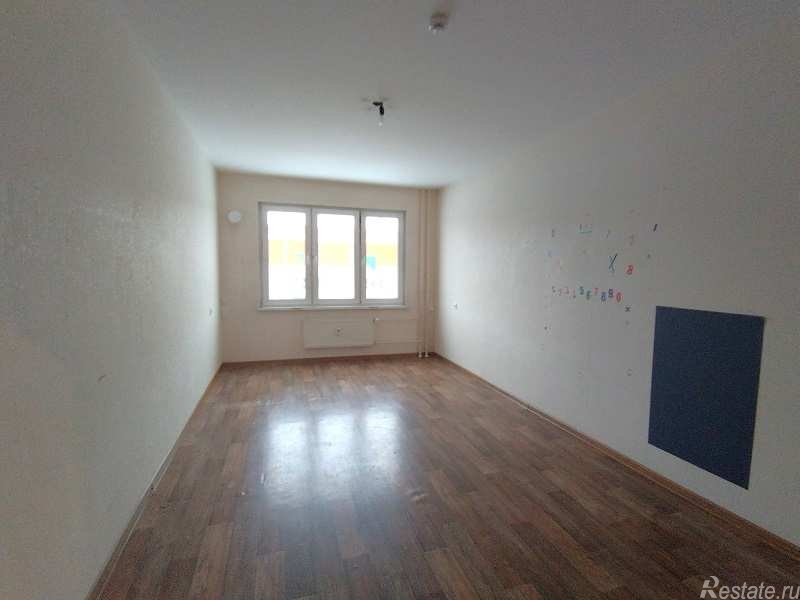 Продажа 4-комн квартиры на вторичном рынке Маршака пр-кт,  д. 12,  к. 2