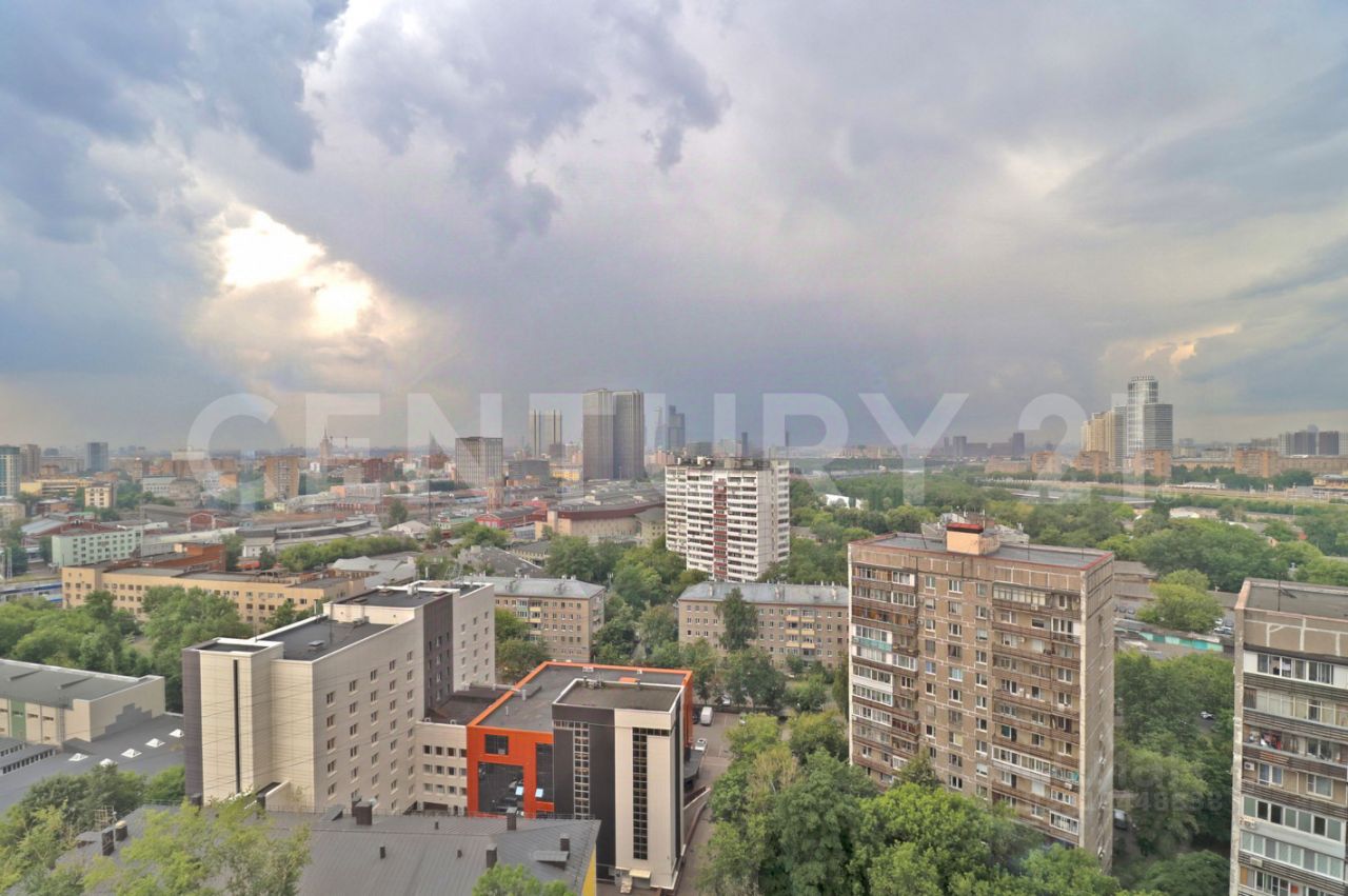 Продажа 5-комн квартиры на вторичном рынке Верхняя улица, 20к1