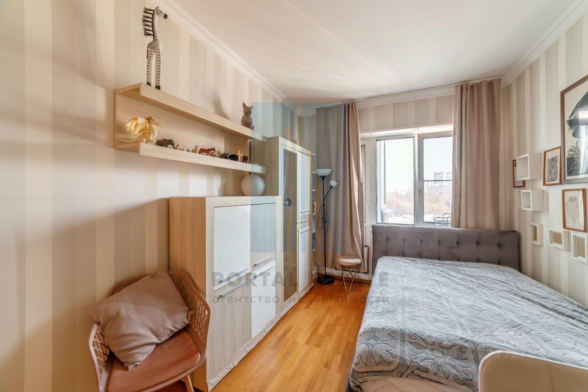Продажа 3-комн квартиры на вторичном рынке улица Гурьянова, 17К1