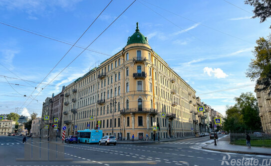 Продажа 3-комн квартиры на вторичном рынке Кирочная улица,  д. 45