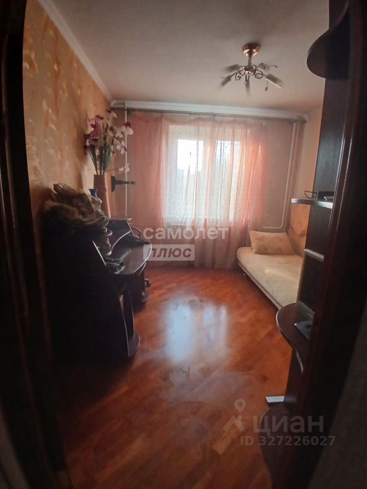 Продажа 2-комн квартиры на вторичном рынке д. Островцы, улица Подмосковная, 16
