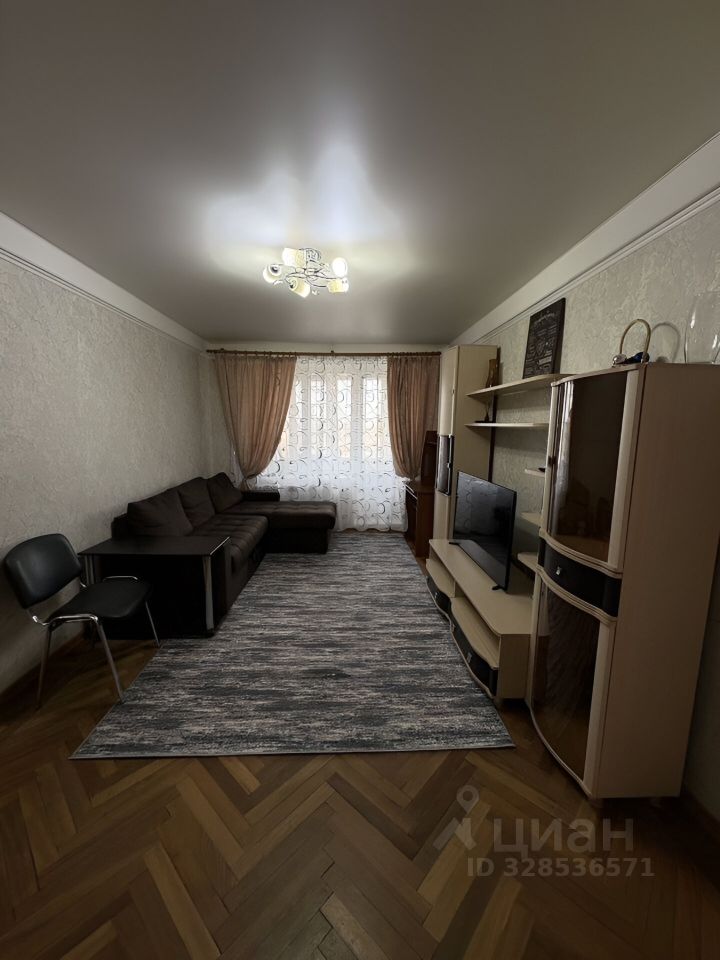 Аренда 3-комн квартиры на вторичном рынке проспект Мечникова, 18
