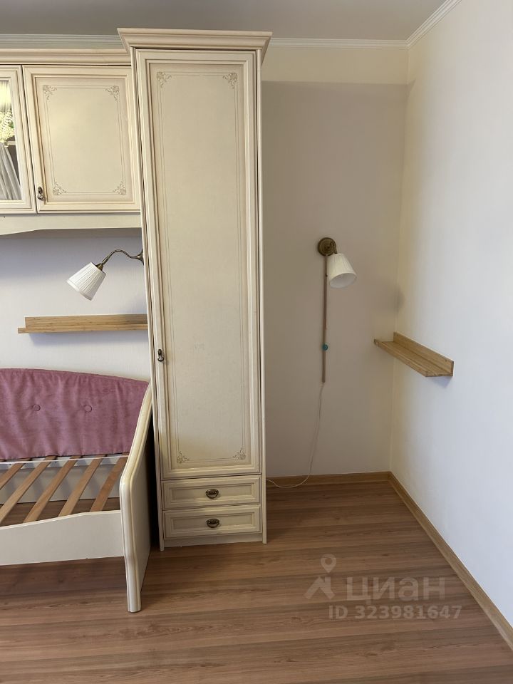 Аренда 1-комн квартиры на вторичном рынке Симферопольский бульвар, 24к4