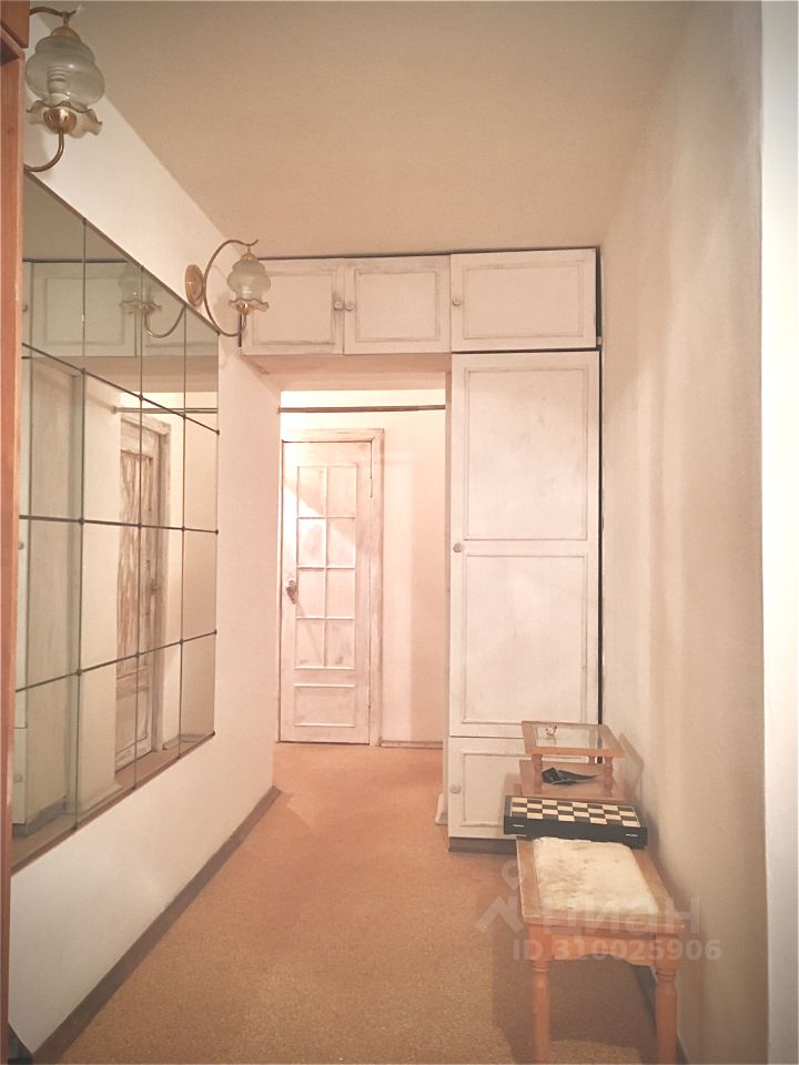 Продажа 3-комн квартиры на вторичном рынке Долгоозерная улица, 1